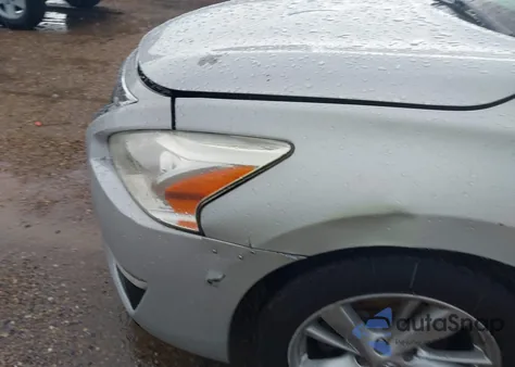 2013 Nissan Altima 2.5 Sv z USA, uszkodzony, nr VIN 1N4AL3AP4DN495701